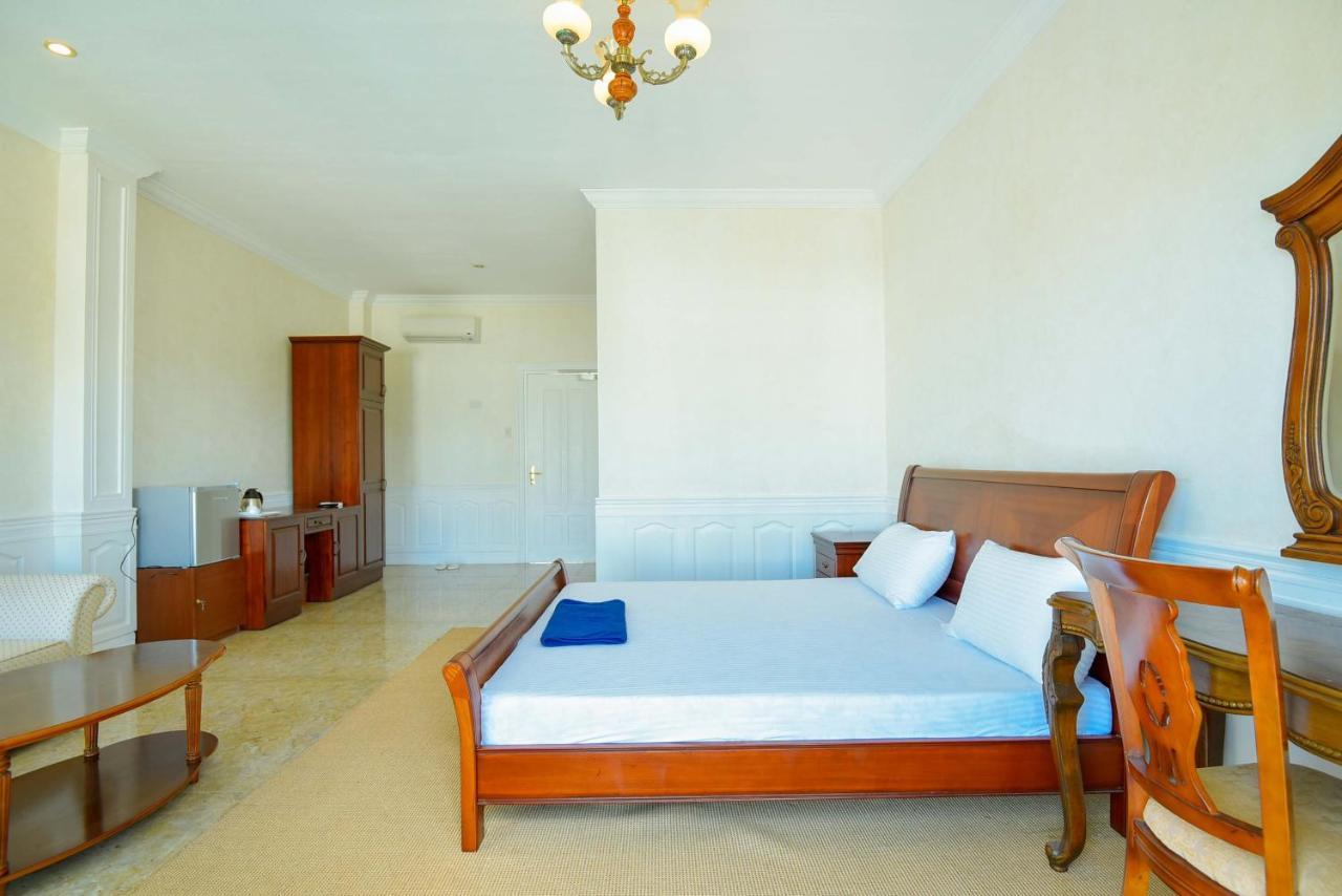 Casablanca By The Sea Hotel Olango Island Exterior photo