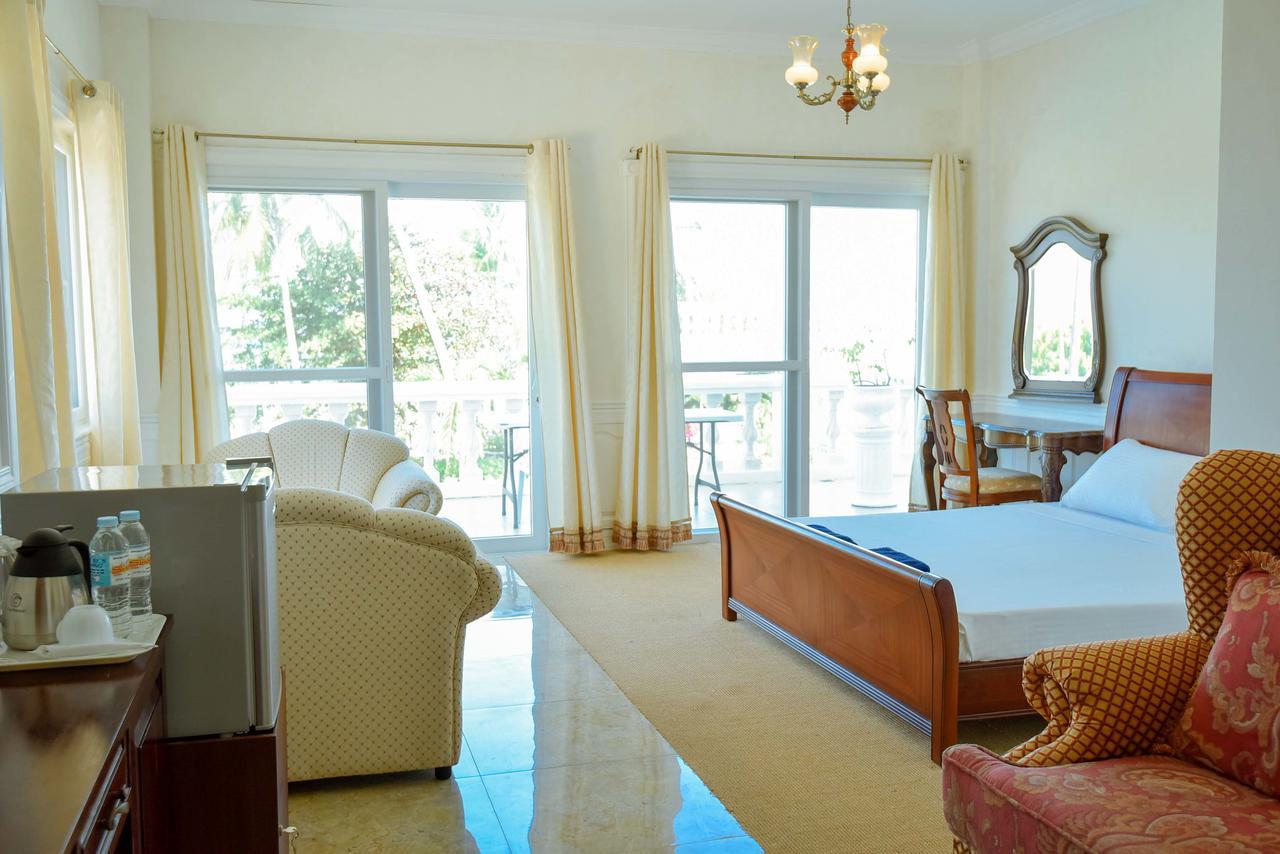 Casablanca By The Sea Hotel Olango Island Exterior photo