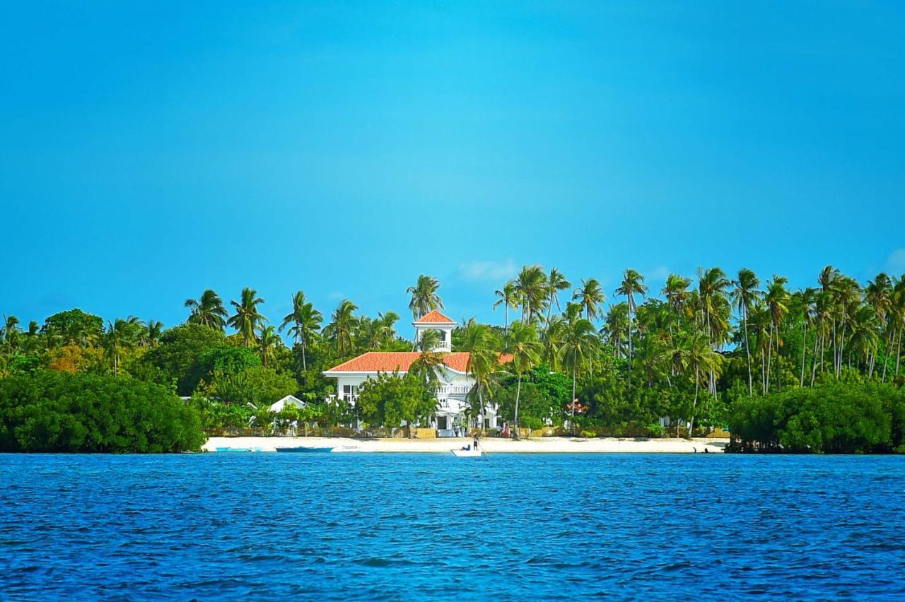 Casablanca By The Sea Hotel Olango Island Exterior photo